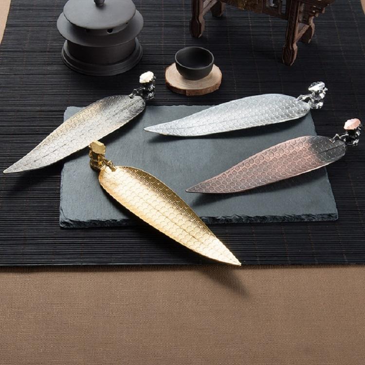 Large Sandalwood Incense Sticks with Leaf Ornaments - Gold